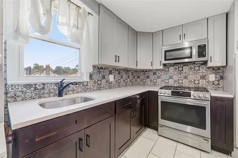 21 Bryn Mawr Place Yonkers NY 10701