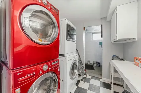 21 Bryn Mawr Place Yonkers NY 10701