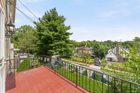 21 Bryn Mawr Place Yonkers NY 10701