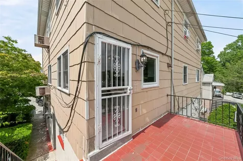 21 Bryn Mawr Place Yonkers NY 10701
