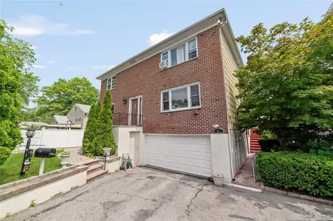 21 Bryn Mawr Place Yonkers NY 10701