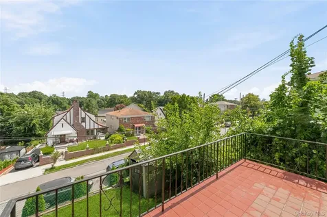 21 Bryn Mawr Place Yonkers NY 10701