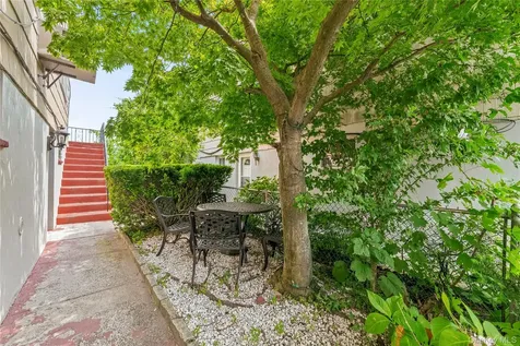 21 Bryn Mawr Place Yonkers NY 10701