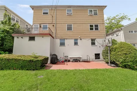 21 Bryn Mawr Place Yonkers NY 10701
