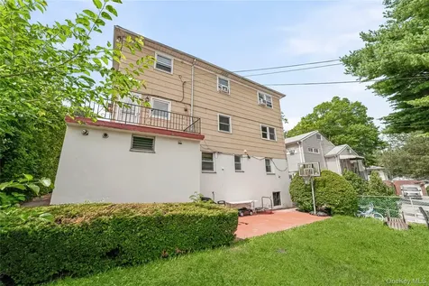 21 Bryn Mawr Place Yonkers NY 10701