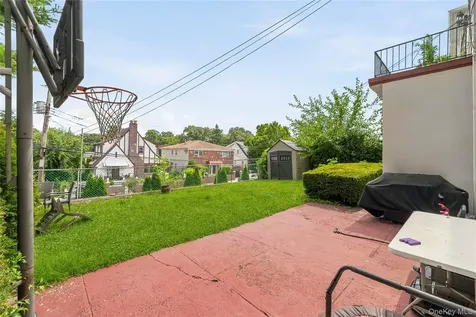 21 Bryn Mawr Place Yonkers NY 10701