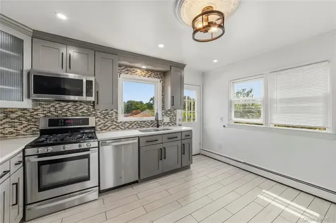 21 Bryn Mawr Place Yonkers NY 10701
