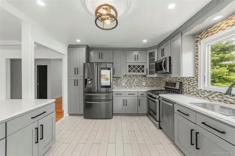21 Bryn Mawr Place Yonkers NY 10701