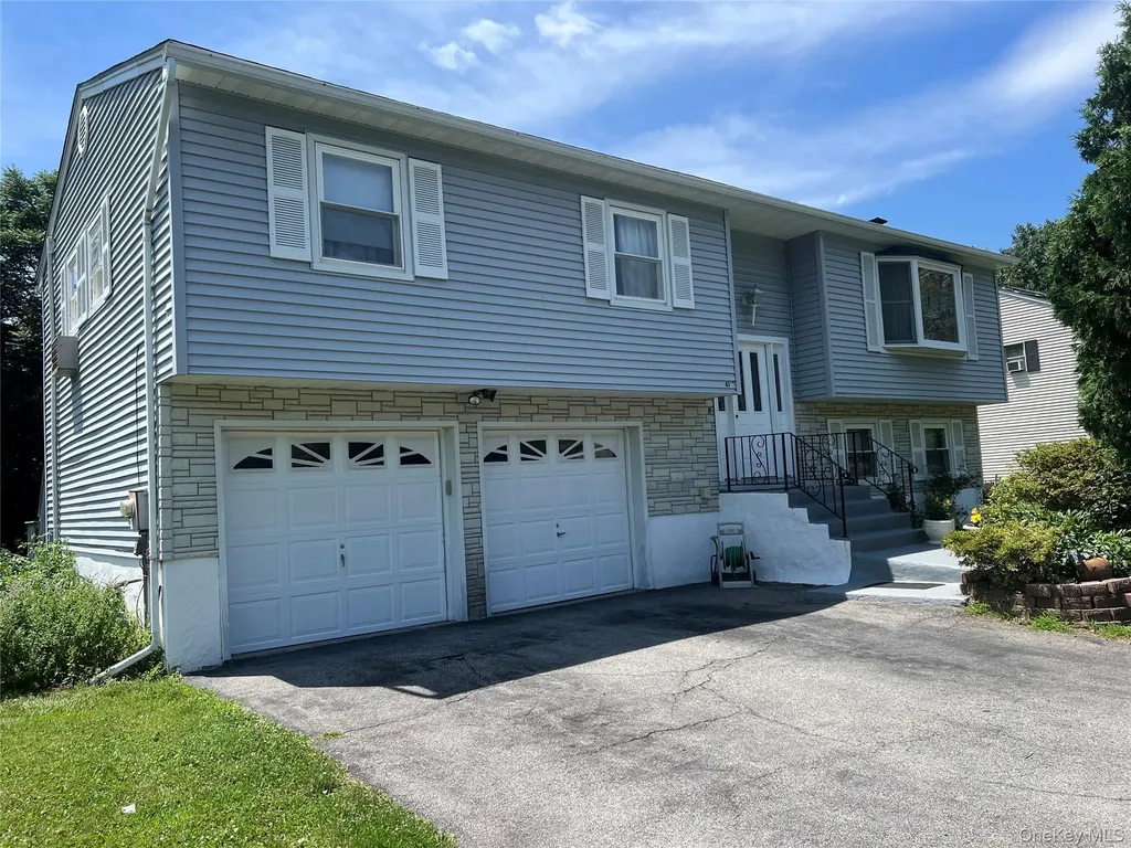 41 Keats Drive New Windsor NY 12553