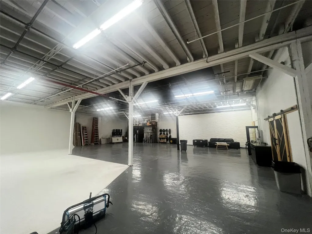 300 Kingsland Avenue Brooklyn NY 11222