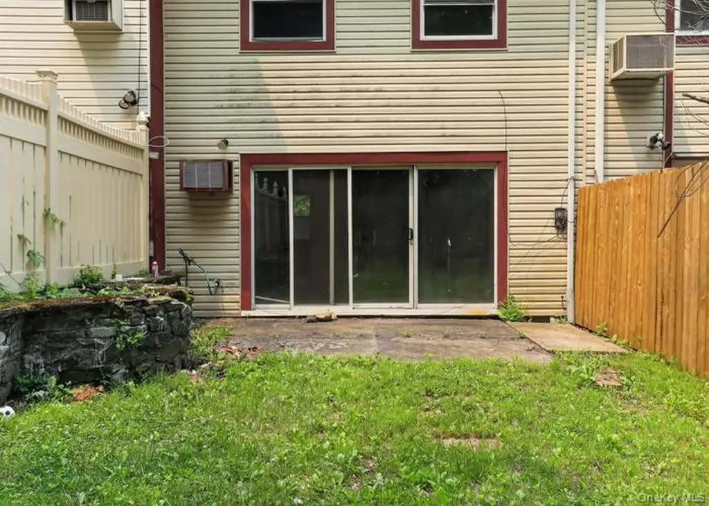 115 Rolling Way Peekskill NY 10566