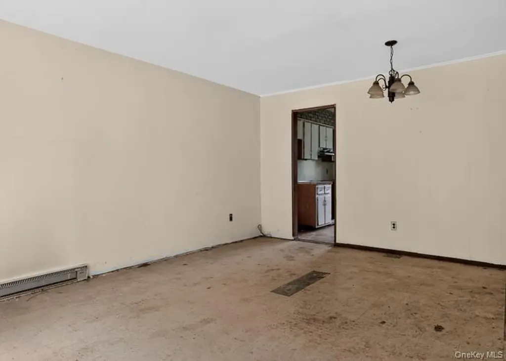 115 Rolling Way Peekskill NY 10566