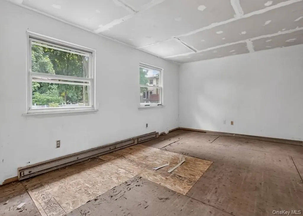 115 Rolling Way Peekskill NY 10566