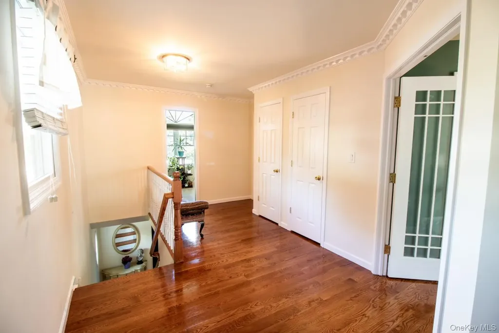 5 Hickory Lane Roslyn Heights NY 11577