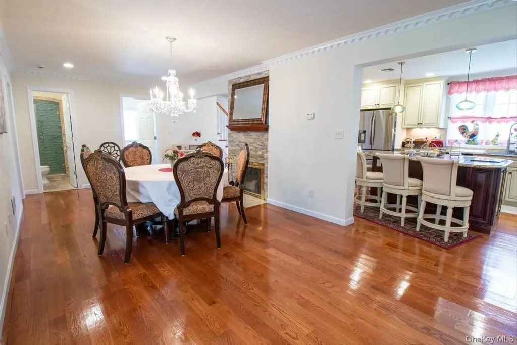 5 Hickory Lane Roslyn Heights NY 11577