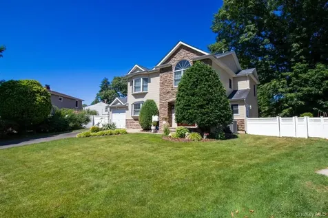 5 Hickory Lane Roslyn Heights NY 11577