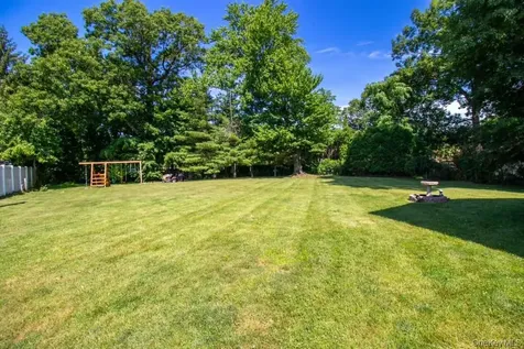 5 Hickory Lane Roslyn Heights NY 11577