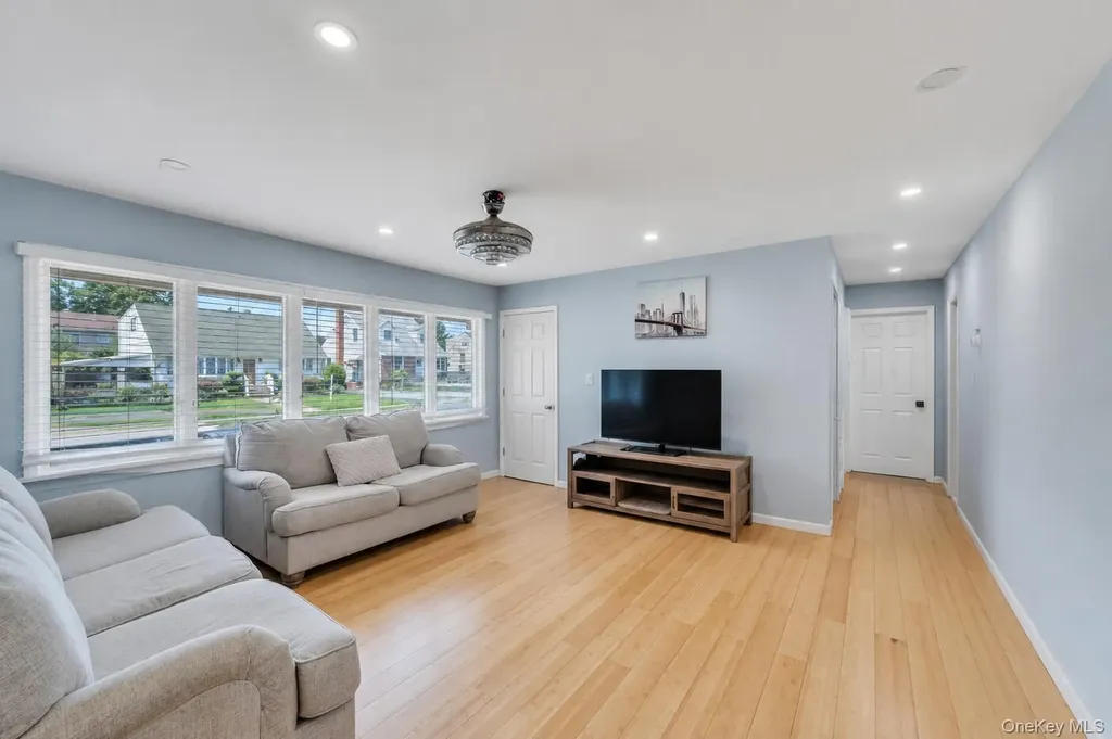 165 Wilfred Boulevard Hicksville NY 11801