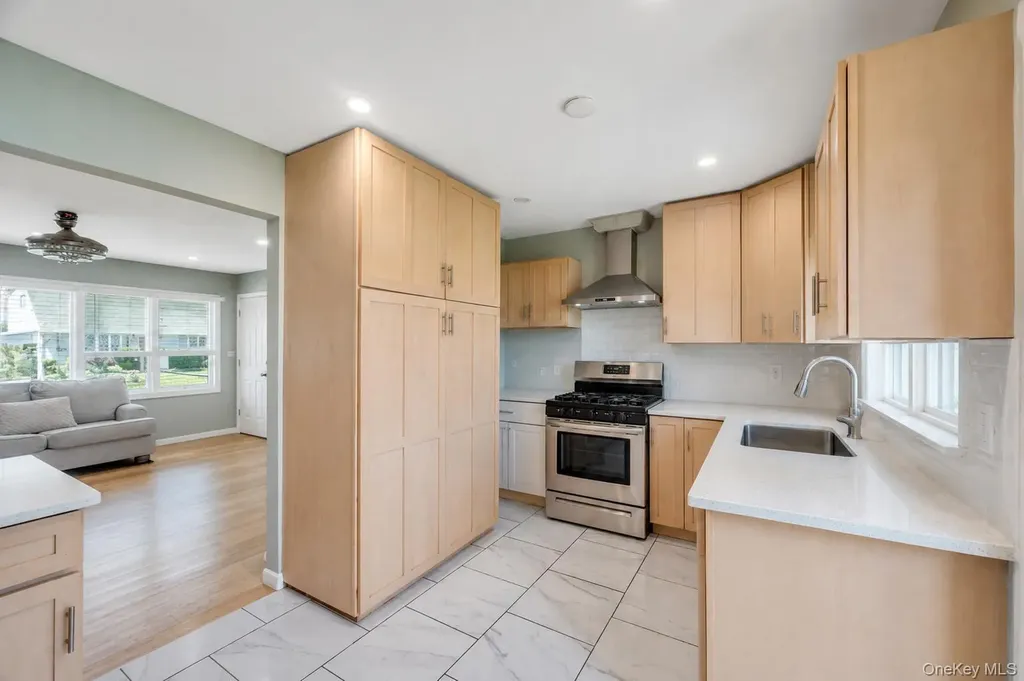 165 Wilfred Boulevard Hicksville NY 11801