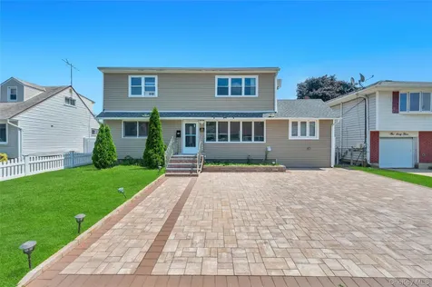 165 Wilfred Boulevard Hicksville NY 11801