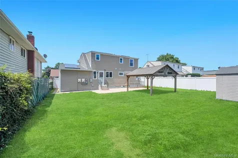 165 Wilfred Boulevard Hicksville NY 11801