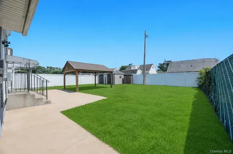165 Wilfred Boulevard Hicksville NY 11801