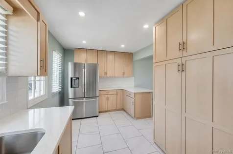 165 Wilfred Boulevard Hicksville NY 11801