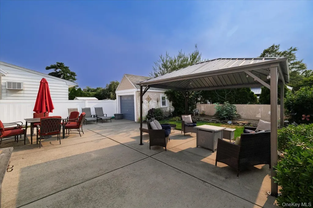 43 Devon Street Malverne NY 11565