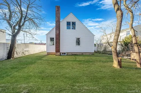 8 Rockaway Avenue Westbury NY 11590