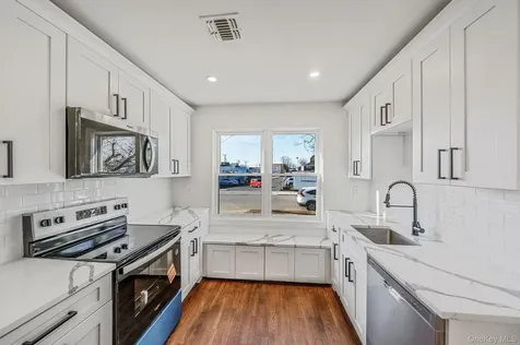 8 Rockaway Avenue Westbury NY 11590