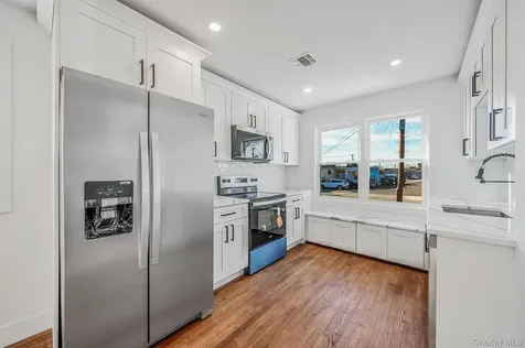 8 Rockaway Avenue Westbury NY 11590