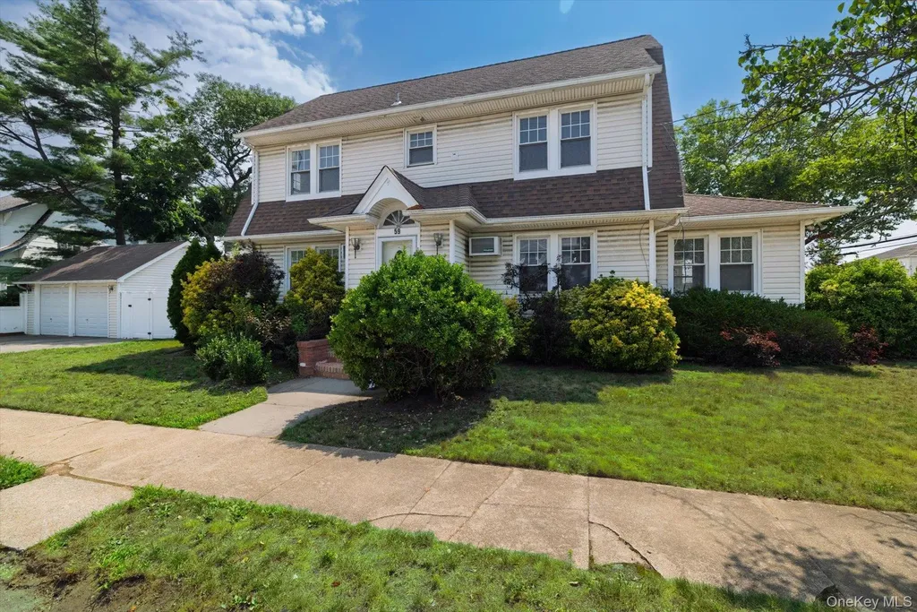 59 Hampton Road Lynbrook NY 11563