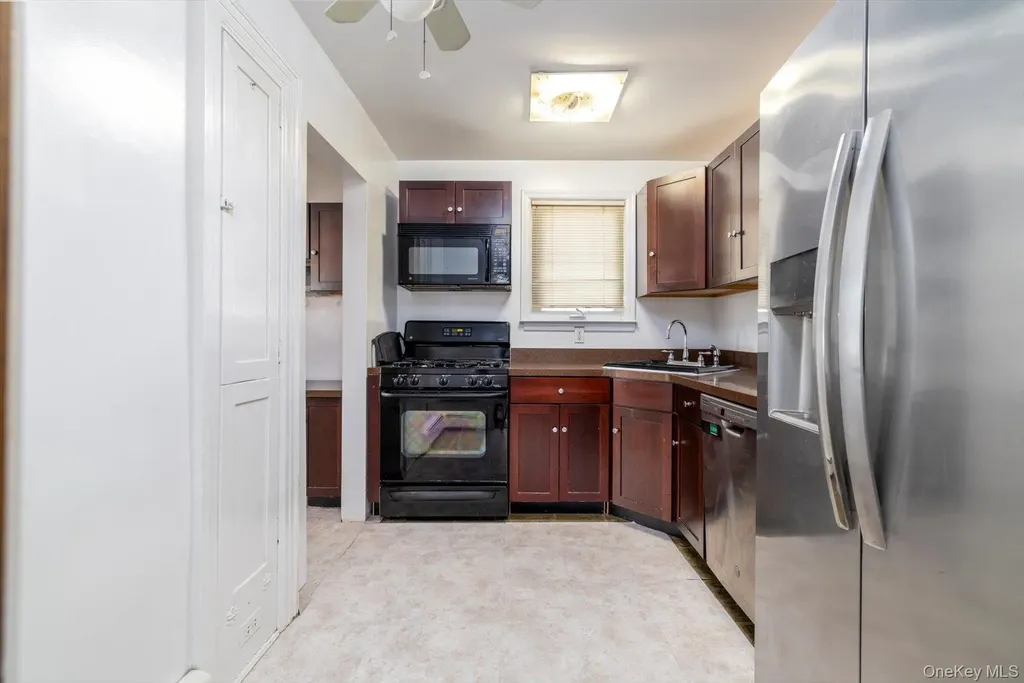 59 Hampton Road Lynbrook NY 11563