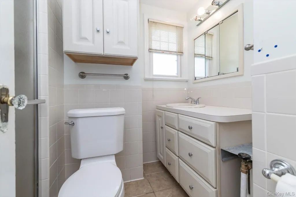 59 Hampton Road Lynbrook NY 11563
