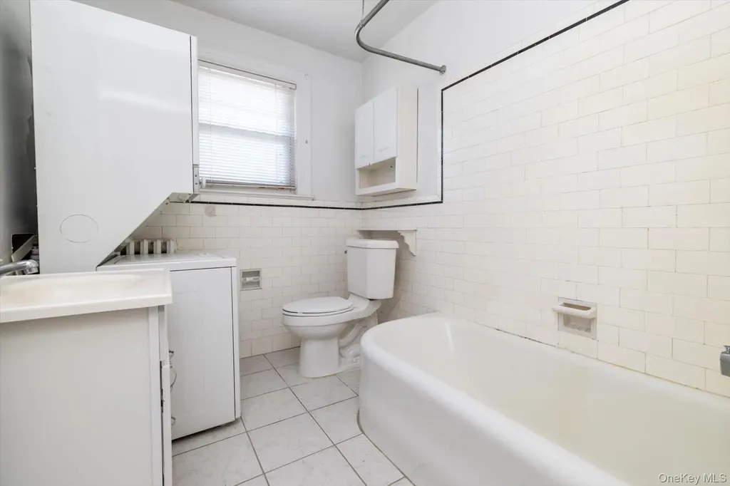 59 Hampton Road Lynbrook NY 11563