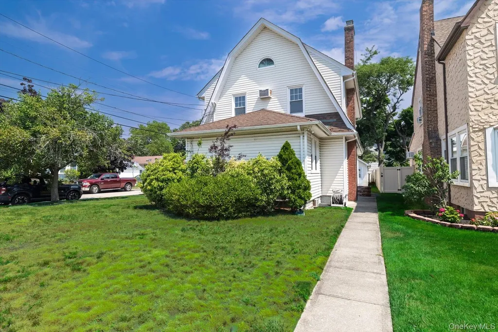 59 Hampton Road Lynbrook NY 11563