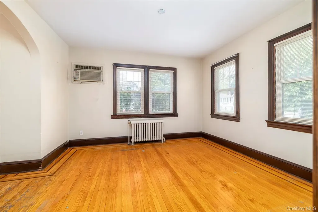 59 Hampton Road Lynbrook NY 11563
