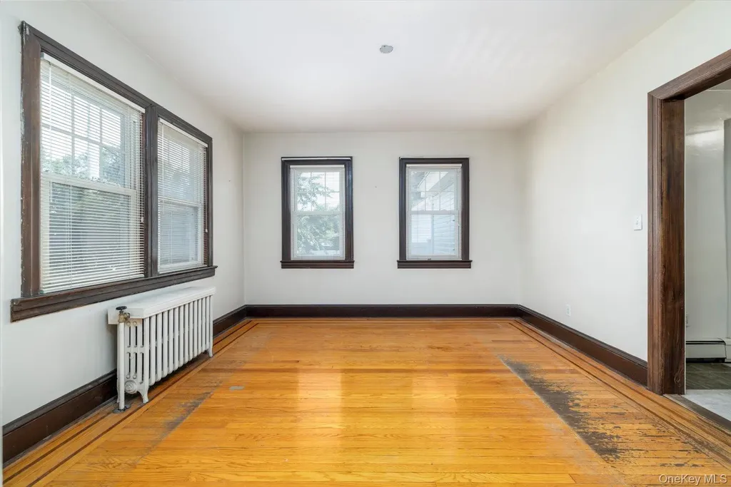 59 Hampton Road Lynbrook NY 11563