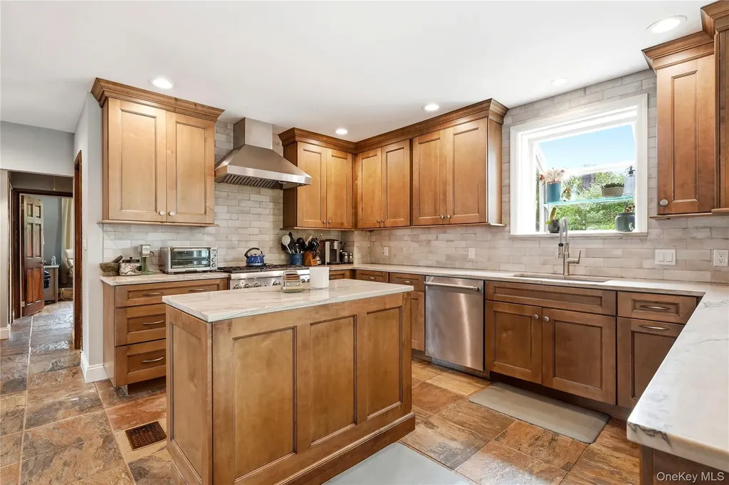 178 New Hampshire Avenue Massapequa NY 11758