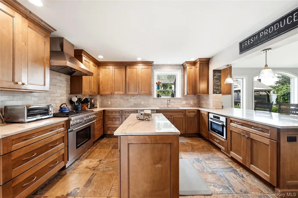 178 New Hampshire Avenue Massapequa NY 11758