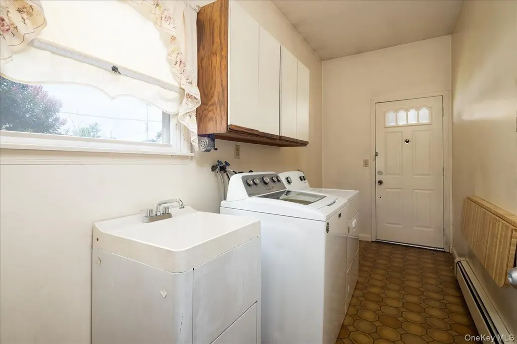 131 Oceanview Road East Rockaway NY 11518