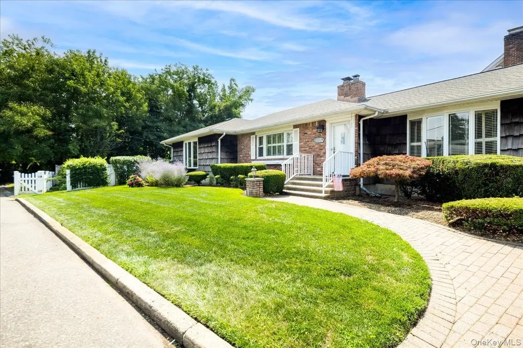 131 Oceanview Road East Rockaway NY 11518