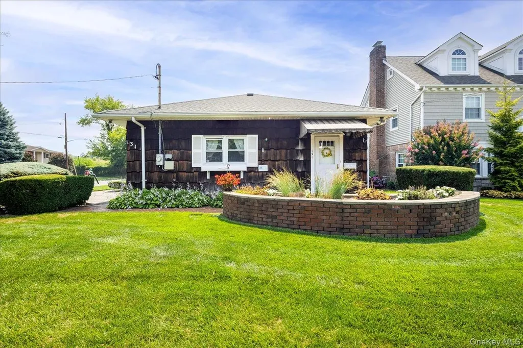 131 Oceanview Road East Rockaway NY 11518
