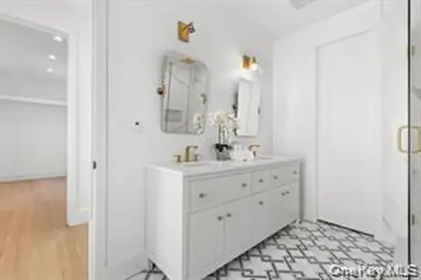 66 Hillside Drive E Sag Harbor NY 11963