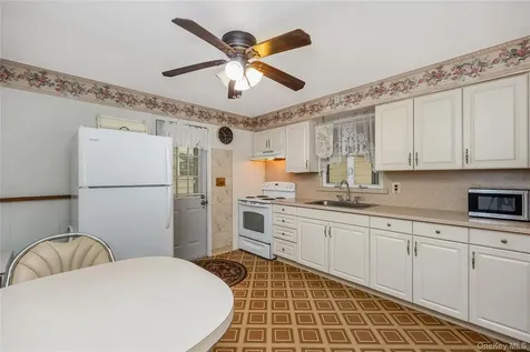 58 S Crescent Drive Farmingdale NY 11735