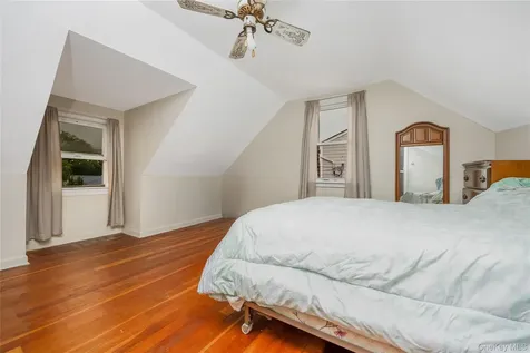 58 S Crescent Drive Farmingdale NY 11735