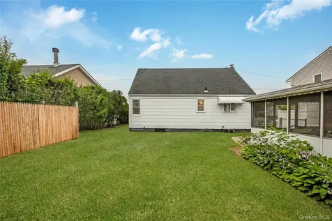 58 S Crescent Drive Farmingdale NY 11735