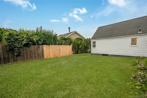 58 S Crescent Drive Farmingdale NY 11735