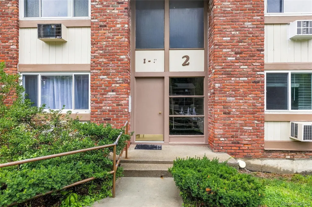 2 Woods End Circle Peekskill NY 10566