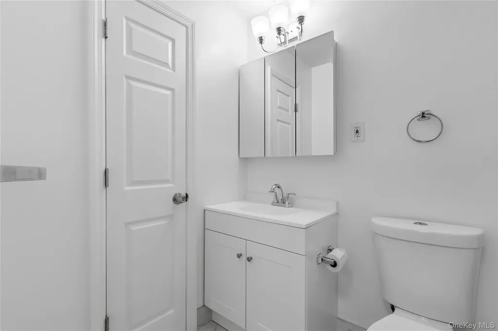 2 Woods End Circle Peekskill NY 10566